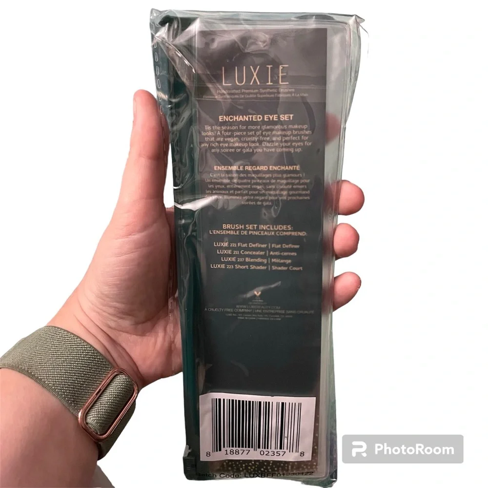 NEW Luxie Beauty Green Enchanted Eye Brush Set + Pouch